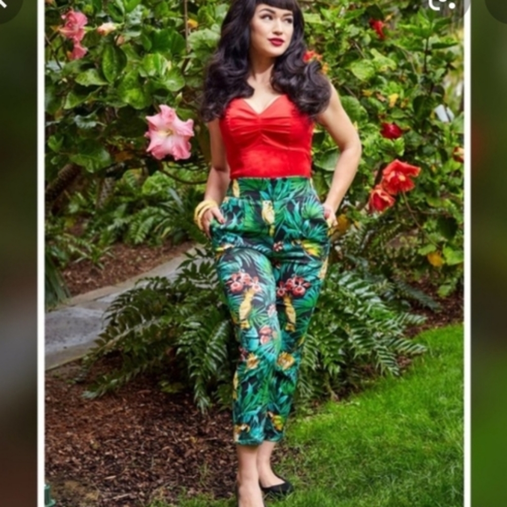 Parrot pants